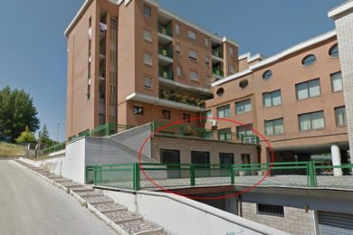 locale commerciale via campania n. 209